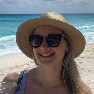 Meet your Posher, Anna luiza